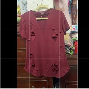 Ripped detailed tshirt